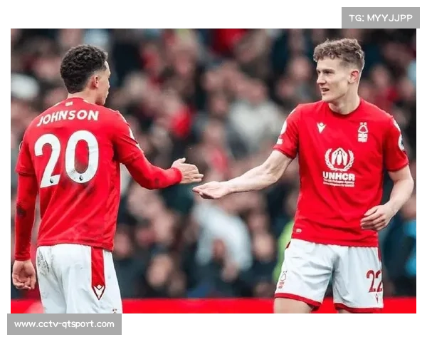 富勒姆边后卫频繁前插，成边路进攻重要棋子