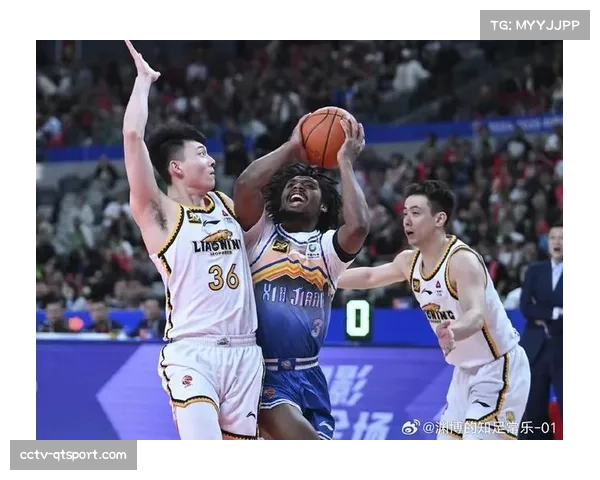 【2026年4月CBA联赛区域防守与盯人混用趋势·评论·分析数据分析：季后赛各队防守效率排名显示，混合防守使用率与排名正相关